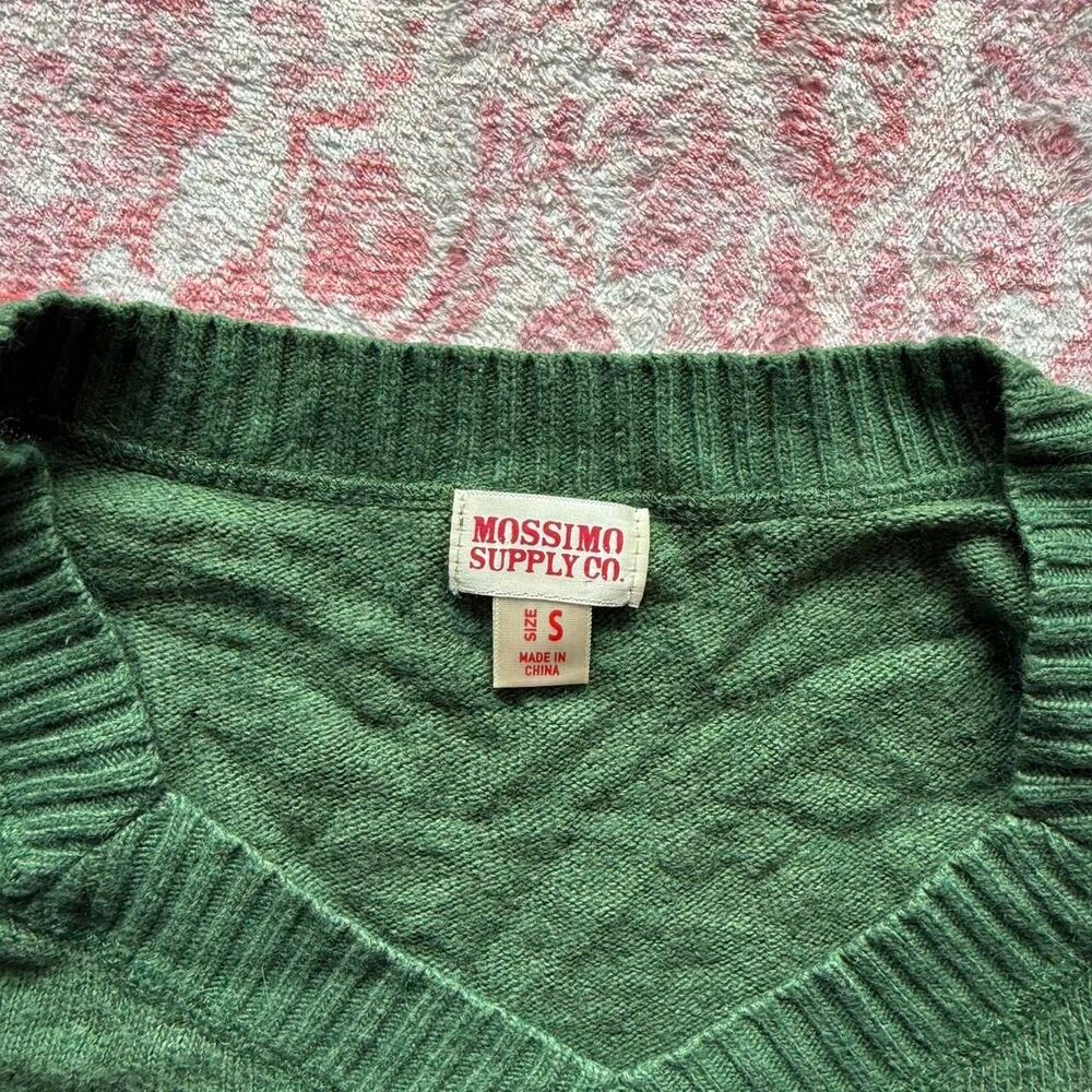 Unbranded Women's Green Jumper - Picture 2 of 3
